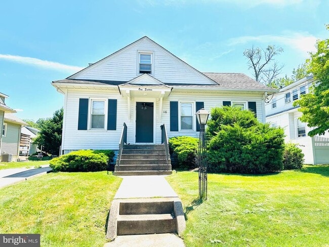Primary Photo - 116-E E Clinton Ave