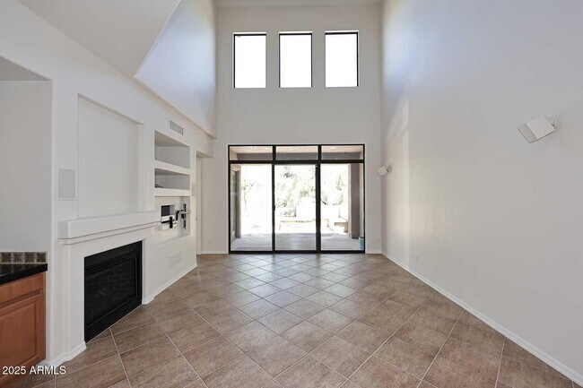 Building Photo - 9270 E Thompson Peak Pkwy