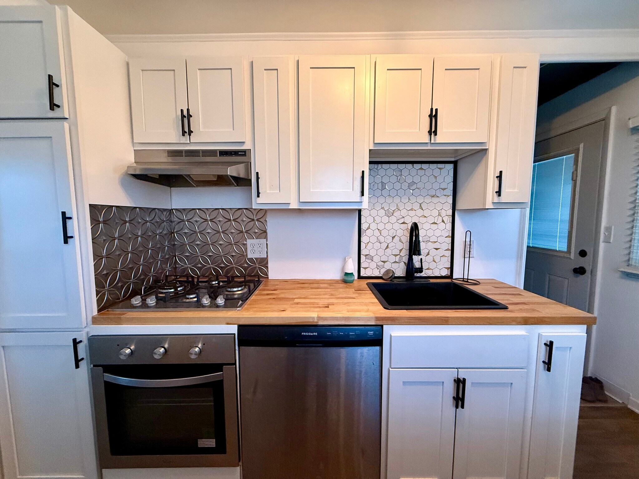 Building Photo - 622 Northview Ave