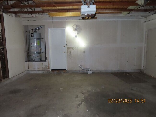 Building Photo - 24431 Ridgewood Rd