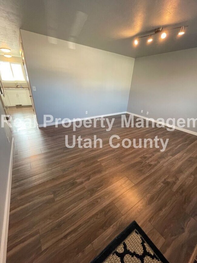 Building Photo - 310 E 300 S