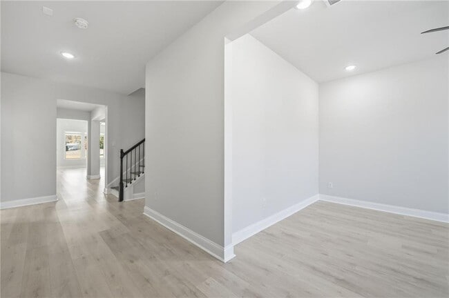 Building Photo - 7040 Ansley Pk Wy