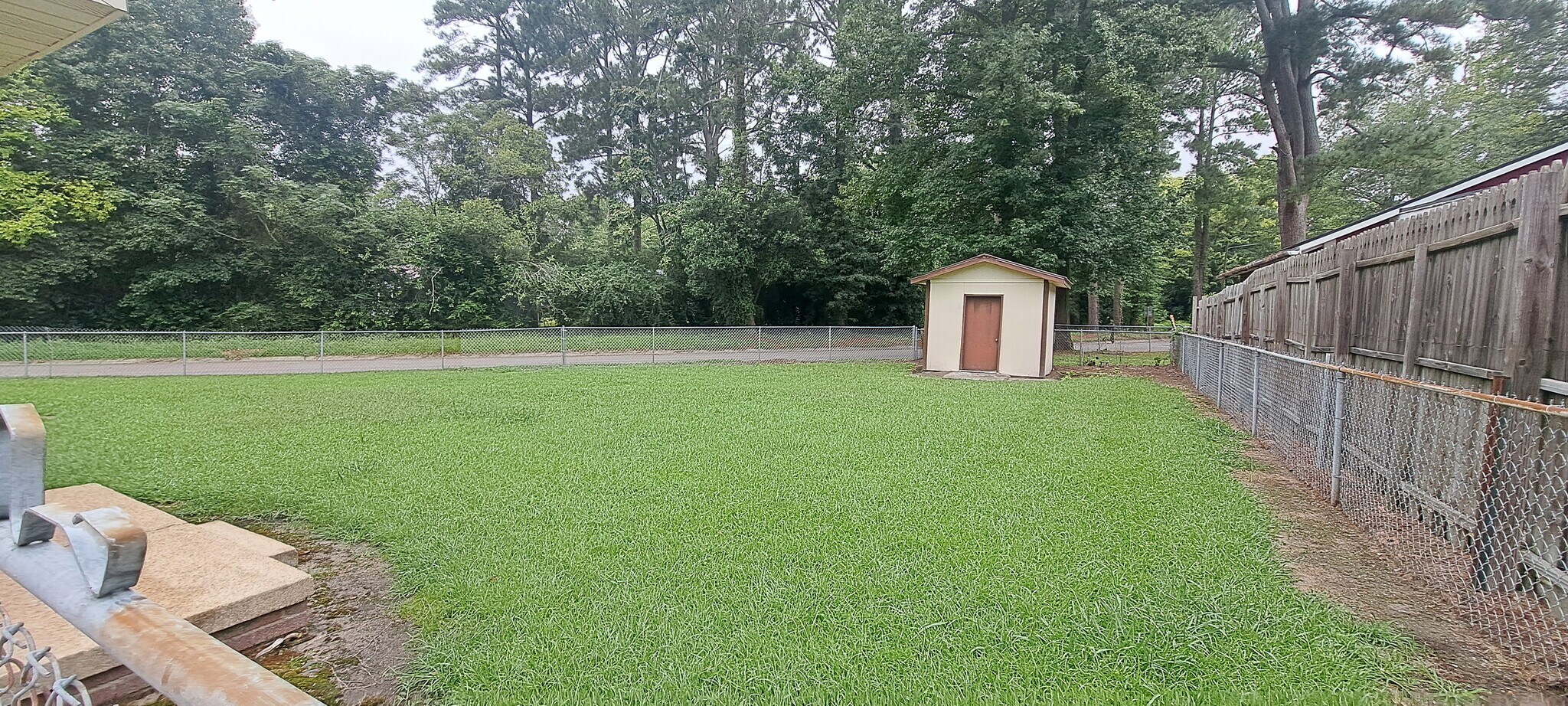 Building Photo - 909 Pittman St