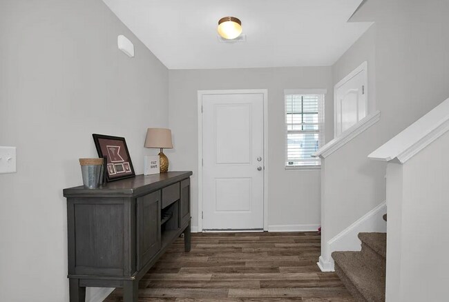 Building Photo - NEW LISTING!!!!!