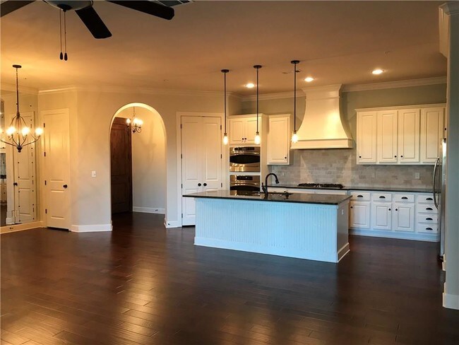 Building Photo - 555 Via Amalfi