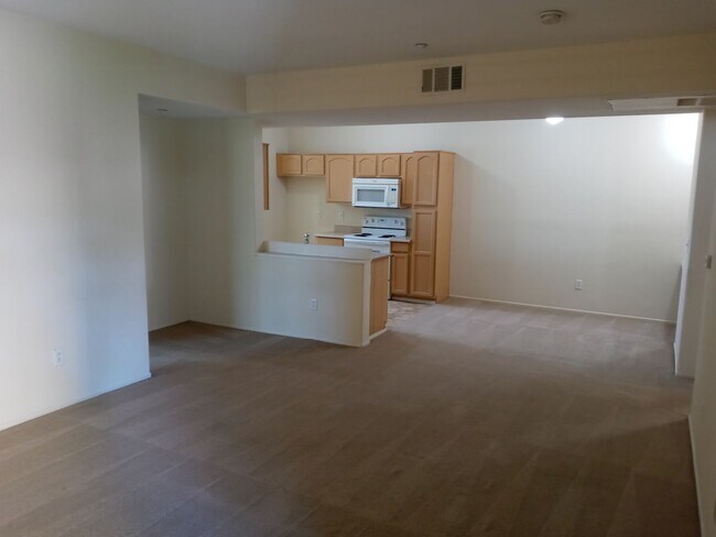 Building Photo - 41410 Juniper St