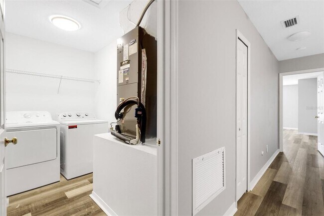 Building Photo - 9306 River Rock Ln