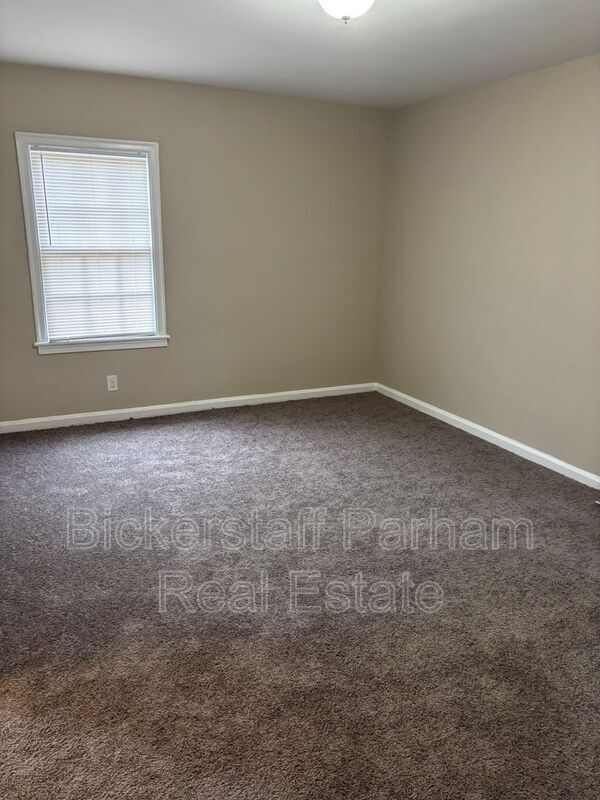 Building Photo - 3931 Dexter Dr