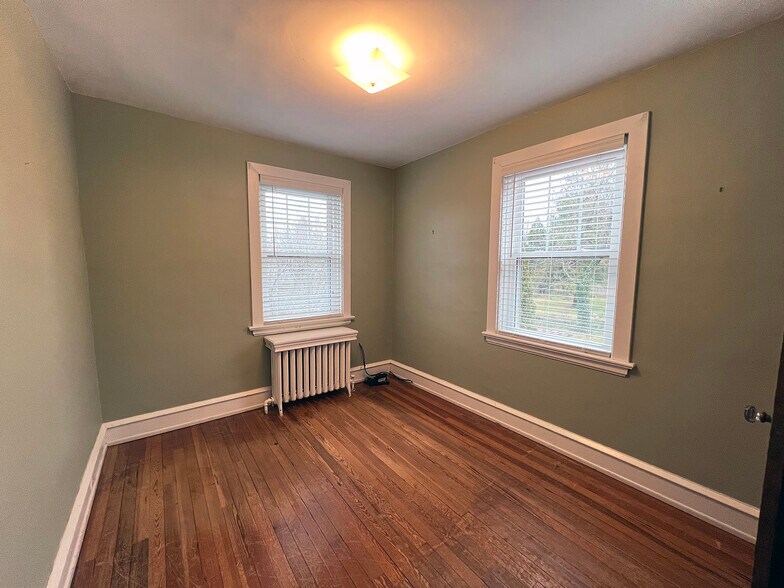 Bedroom 3/ Office - 225 S 4th St