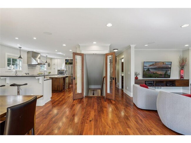 Building Photo - 4015 Wood End Dr