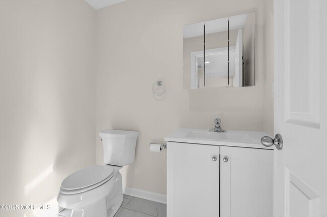 Building Photo - 525 Washington Blvd