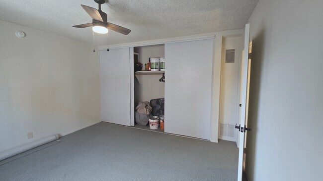 Building Photo - 526 S St Andrews Pl