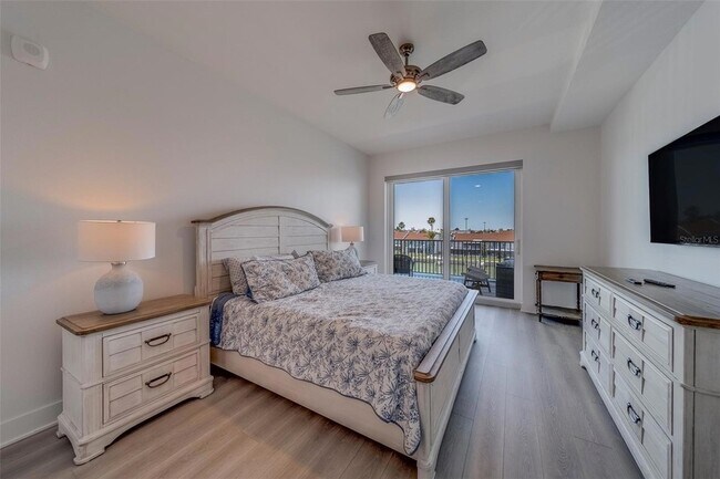 Building Photo - 400 150th Ave