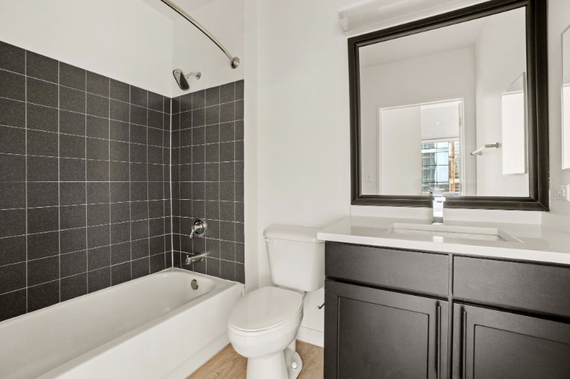 Building Photo - 1447 S State St