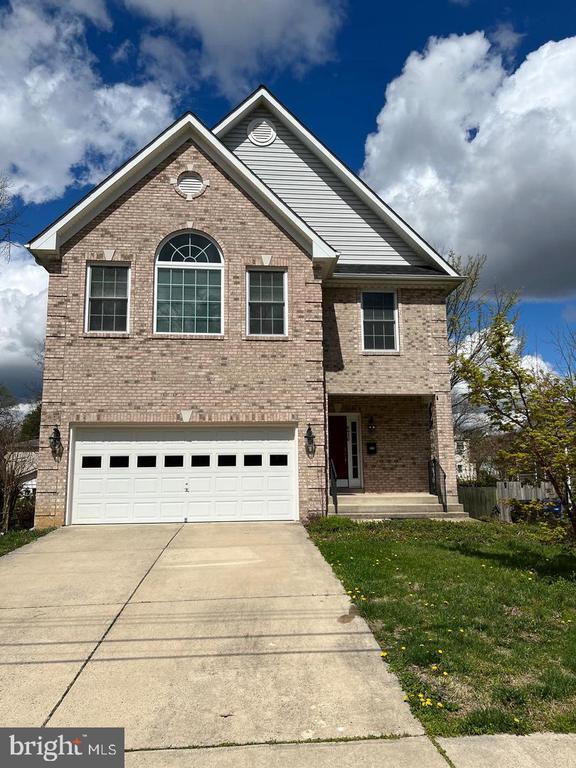 Building Photo - 6930 Westlawn Dr