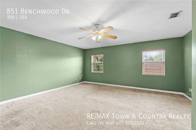 Building Photo - 851 Benchwood Dr