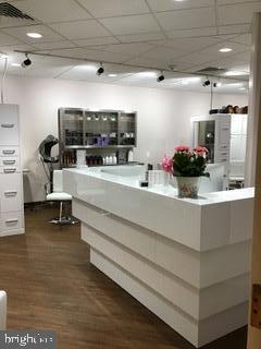 Building Photo - 205 Yoakum Pkwy