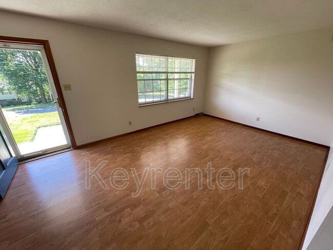 Building Photo - 12109 W Kingsgate Rd