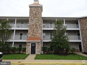 Building Photo - 101 Colonial Downs Ct