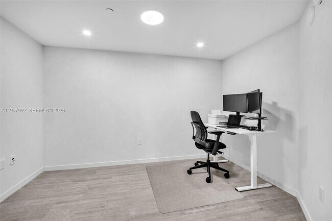 Building Photo - 1000 Brickell Plaza