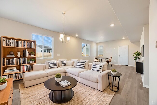 Building Photo - 10886 Rolling Peaks Dr