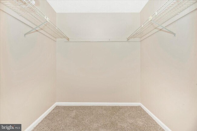 Building Photo - 7167 Glenmeadow Ct