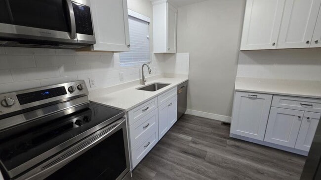Building Photo - 321 S 300 W