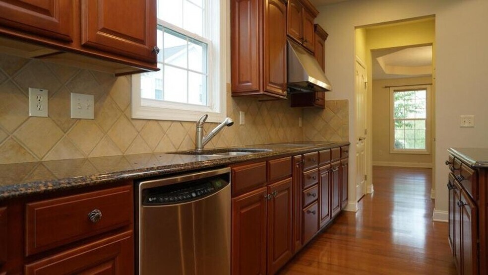Building Photo - 8616 Maple Leaf Ct