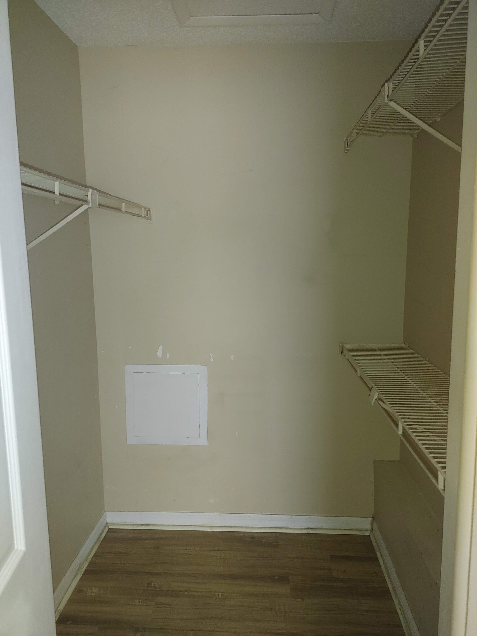 Walk in Closet! - 215 Lake Brook Cir