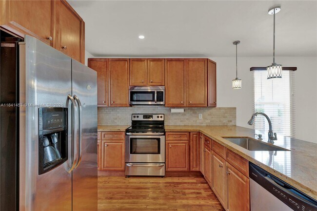 Building Photo - 1624 SW 11th Terrace