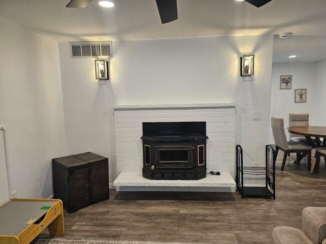 Building Photo - Beautifully Renovated 3 Bed/1 Bath Rambler in Lacey Available 6/01/26! Close to JBLM!!!