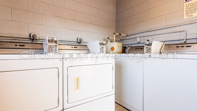 Building Photo - McLean Fairway 3036D