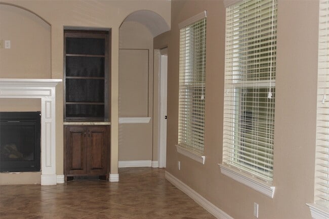 Building Photo - 19914 S Plantation Estates Dr