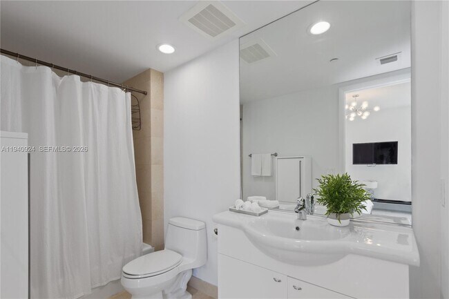 Building Photo - 1800 S Ocean Dr