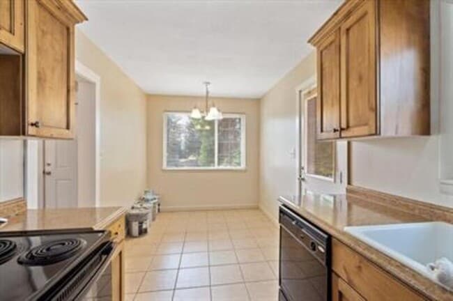 Building Photo - 1263 E Emerson Ave