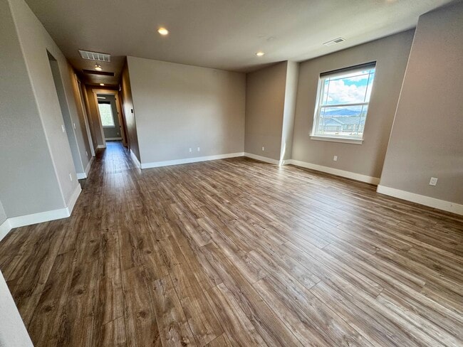 Building Photo - 1026 Sun Crest Ct