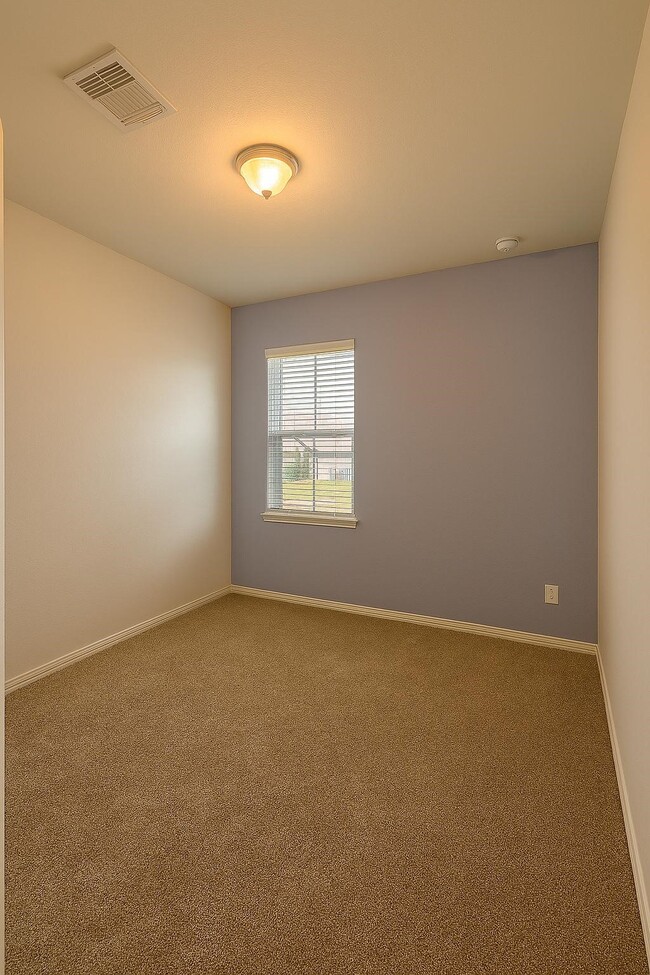 Building Photo - 10415 Moraine Lake Dr