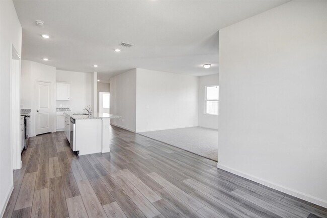 Building Photo - 5002 Highland Spgs Dr