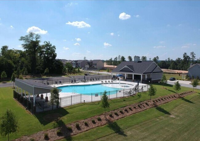 Building Photo - Single Family Home just outside Fort Eisen...