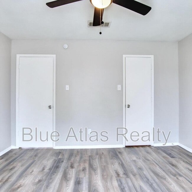Building Photo - 2302 Indigo Ln