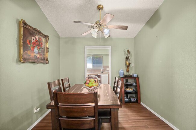 Building Photo - 509 Oat Meadow Dr