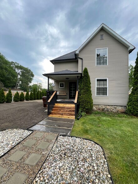 Building Photo - 502 Woodworth Ave