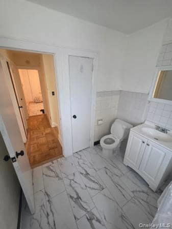 Building Photo - 88-25 Lyman St