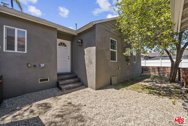 Building Photo - 6712 Cedros Ave