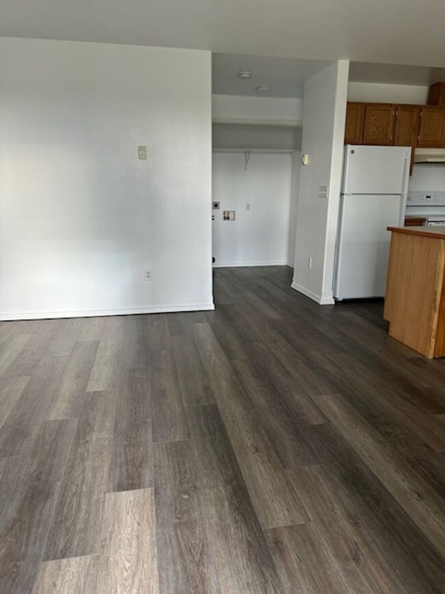 Building Photo - 4413 Circle Pl NE