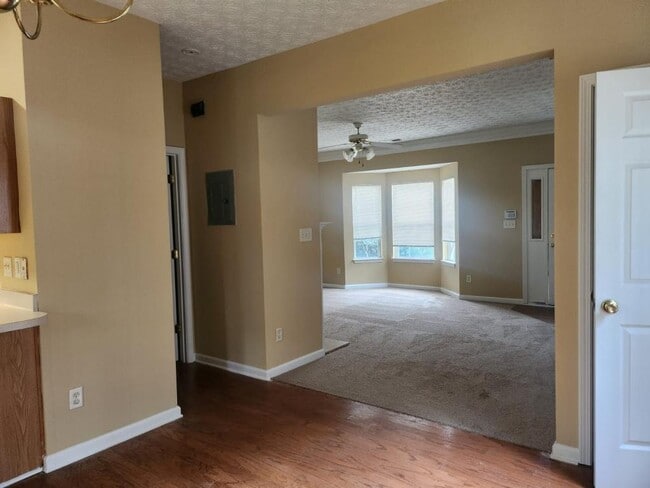 Building Photo - 3001 Falling Water Point