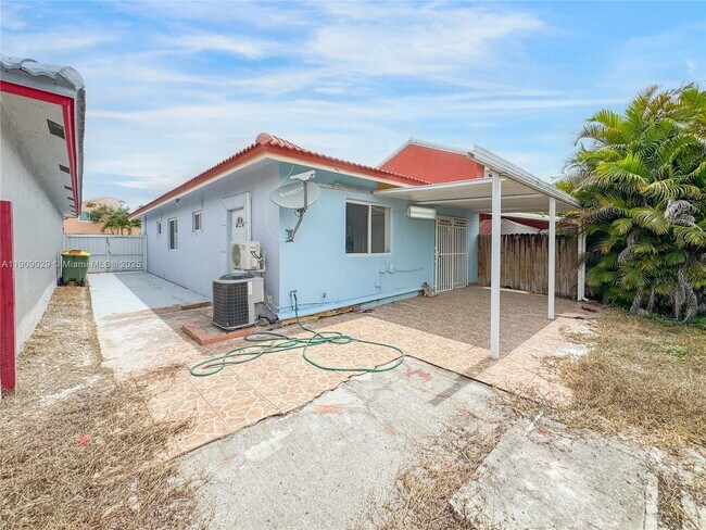 Building Photo - 1382 SE 11th Pl