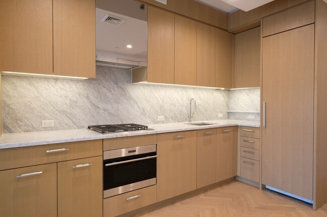 Building Photo - 300 W 122nd St