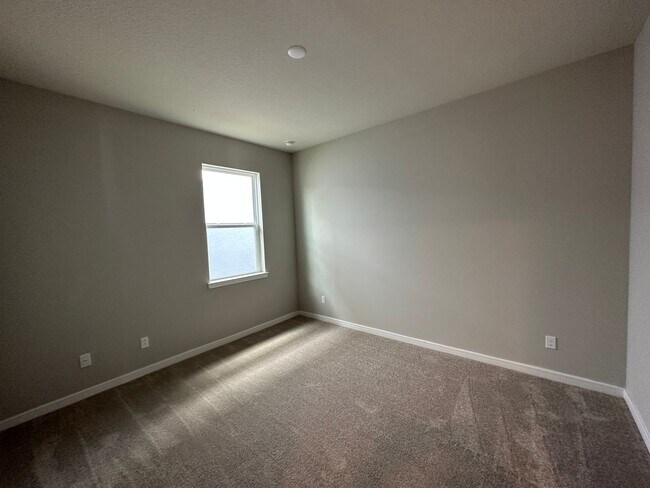 Building Photo - Stunning 4/2 close to Lake Nona!!