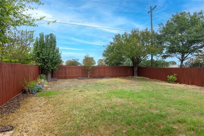 Building Photo - 1711 Lloydminister Way